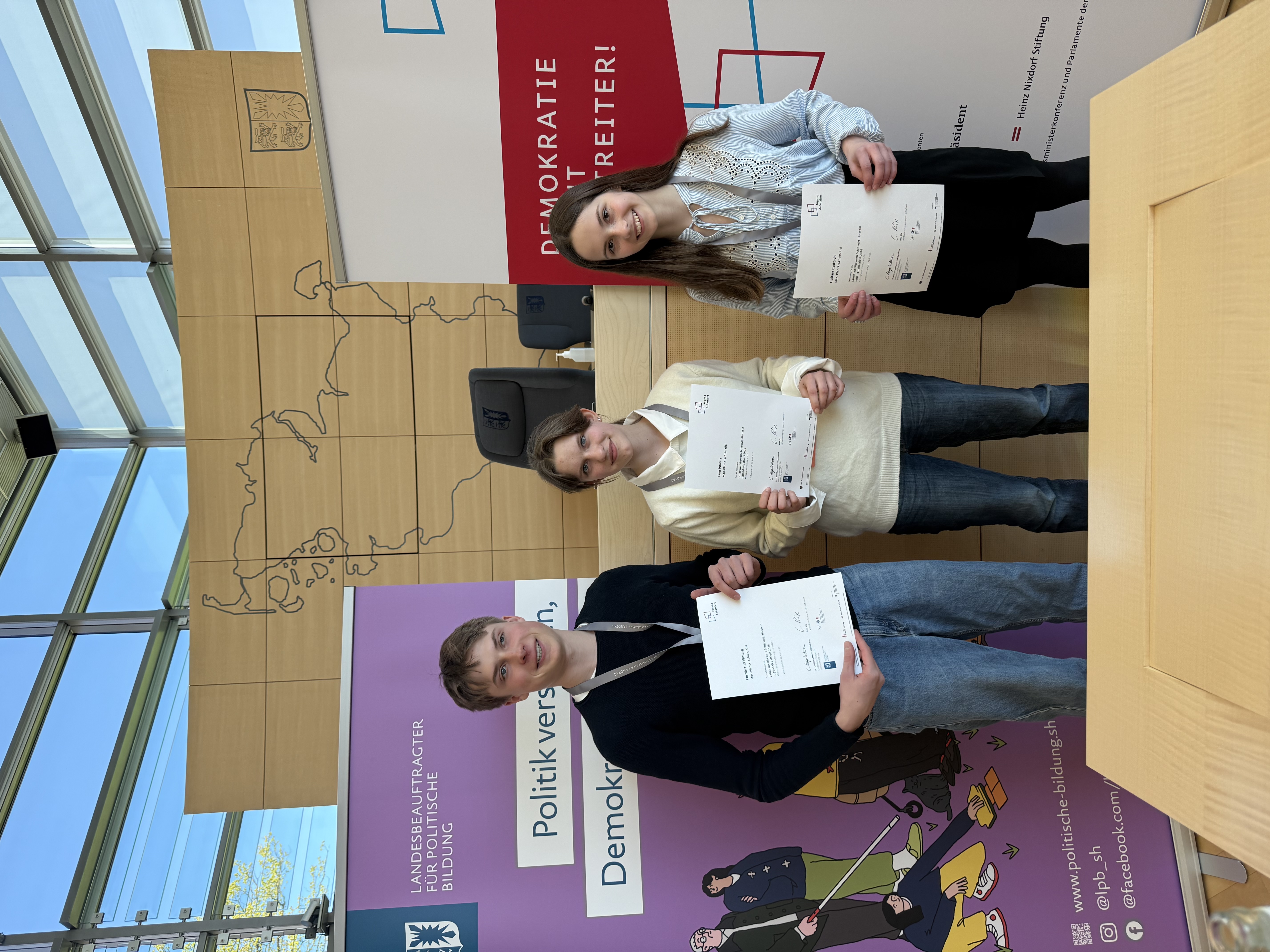 Rededuell im Landeshaus: Unsere Debattanten beim Landesfinale in Kiel